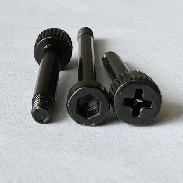 Hex manus torquent crucis recessum humerum stupra